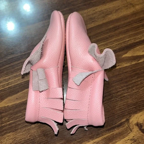 Hongteya (Amazon) baby girls pink moccasins size 4 - Picture 8 of 9